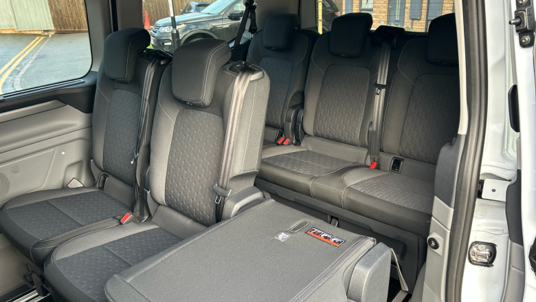 Ford Tourneo Custom 320 L1 Diesel Fwd 2.0 EcoBlue 136ps H1 Titanium 8 seater Auto